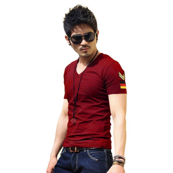 Camiseta aeronáutica gola em V